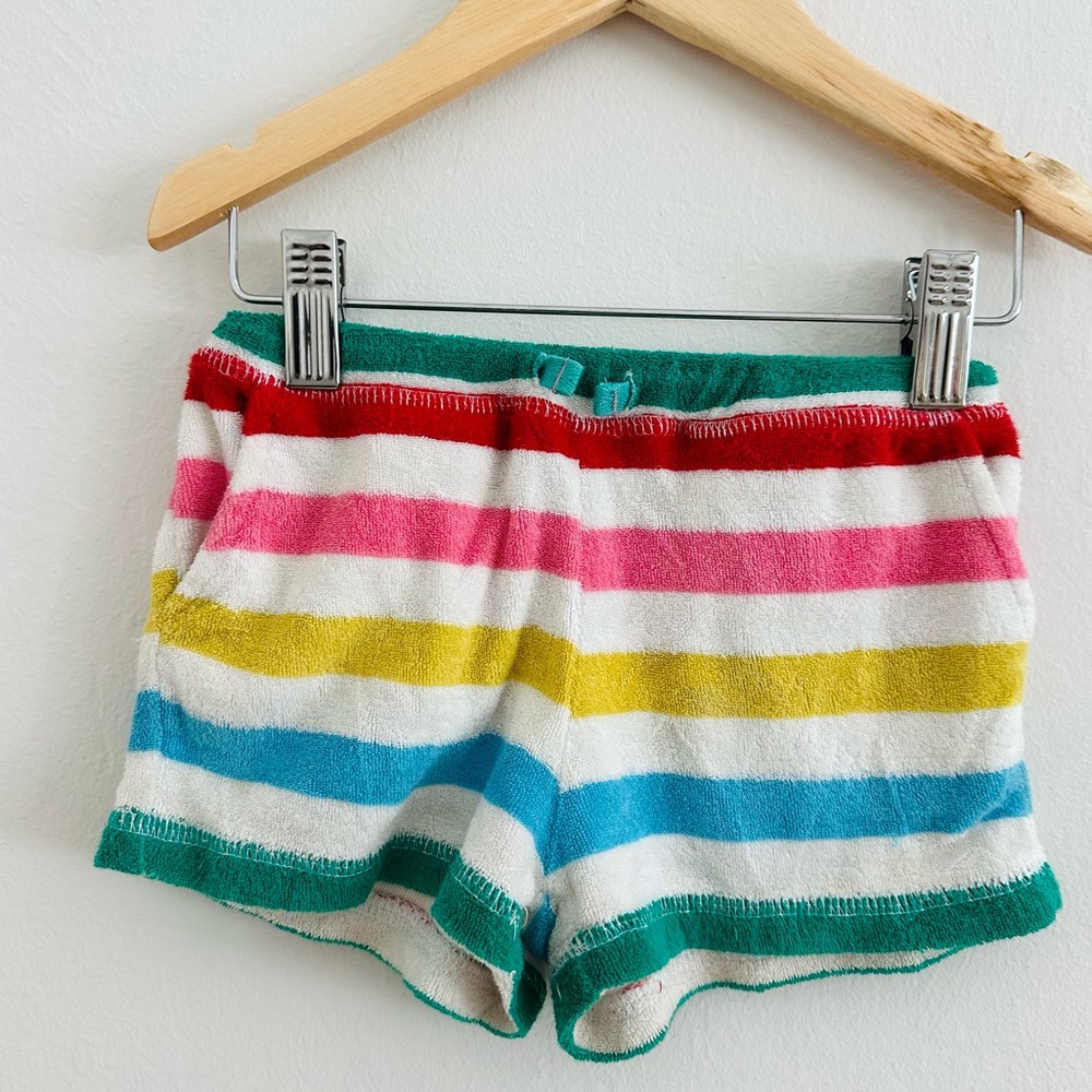 Mini Boden towel shorts in great condition 🌈